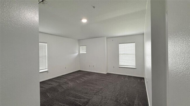 Building Photo - 6624 S Goldenrod Rd