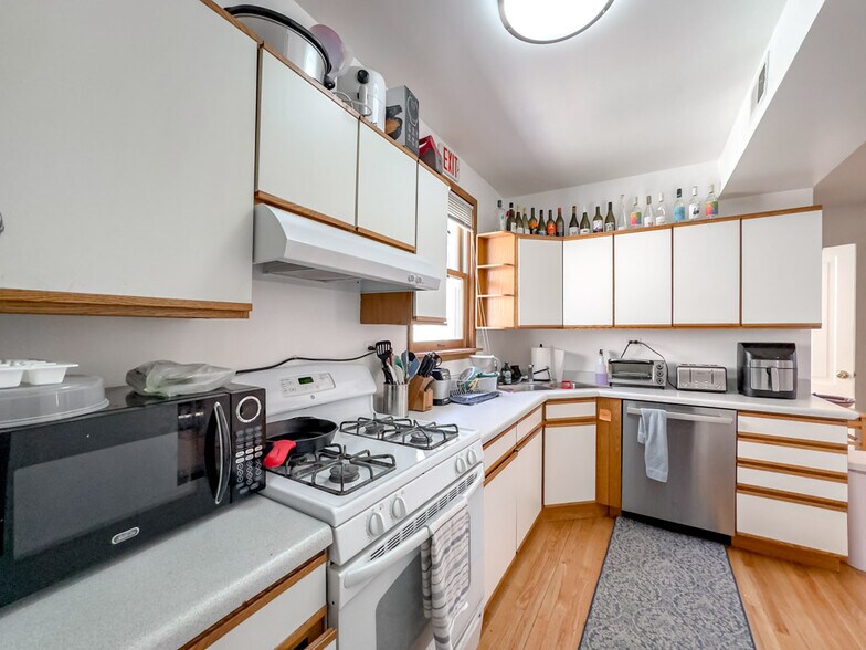 Building Photo - 1414 W Henderson St