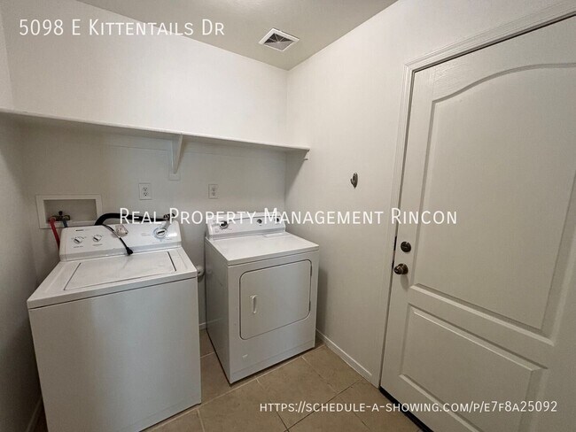 Building Photo - 5098 E Kittentails Dr