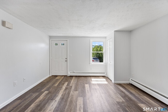Building Photo - 9 Guiel Pl