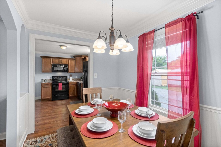 Building Photo - 206 E St