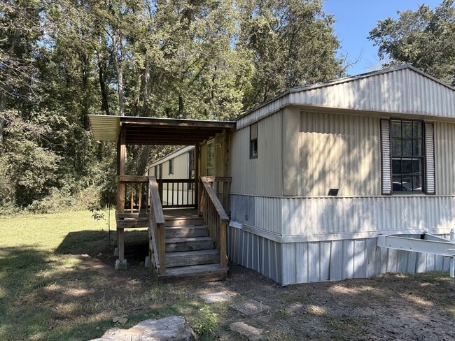 Building Photo - 2120 Cliffwood Rd