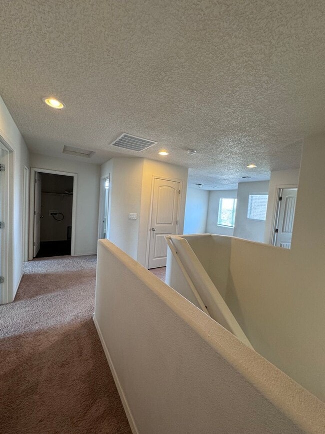 Building Photo - 4 bed home available now!