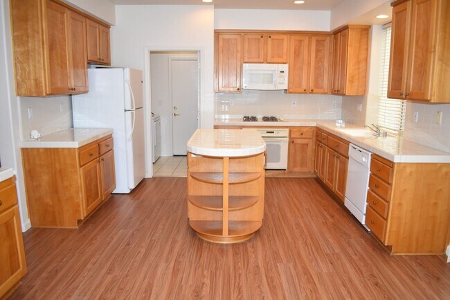 Building Photo - 469 Anacapa Dr