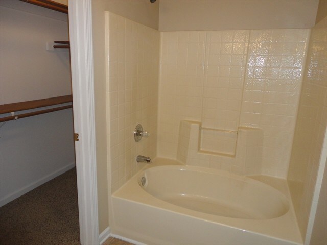 Building Photo - 2053 Coldwater Ct