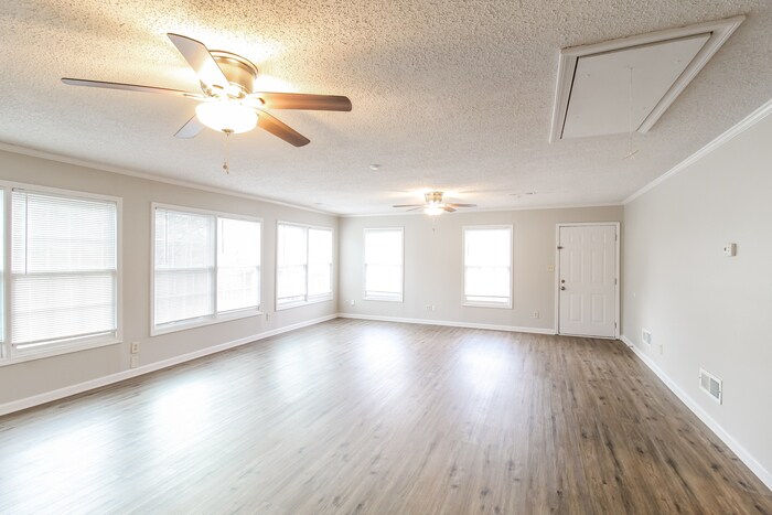 Building Photo - 107 Summerfield Dr