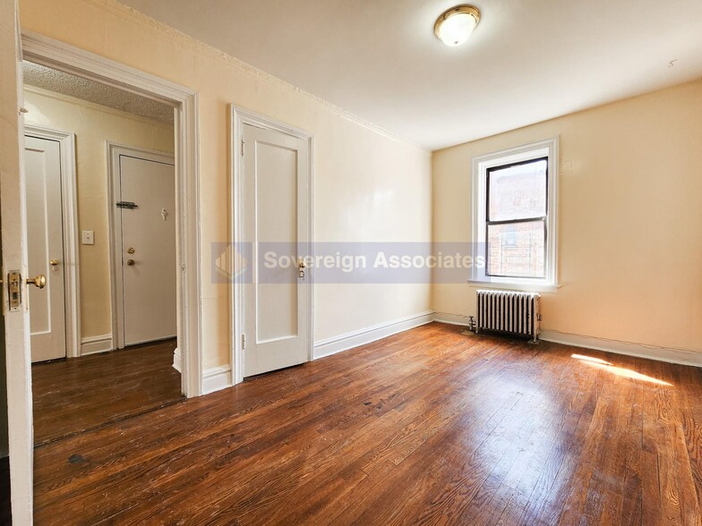 Building Photo - 2 North St