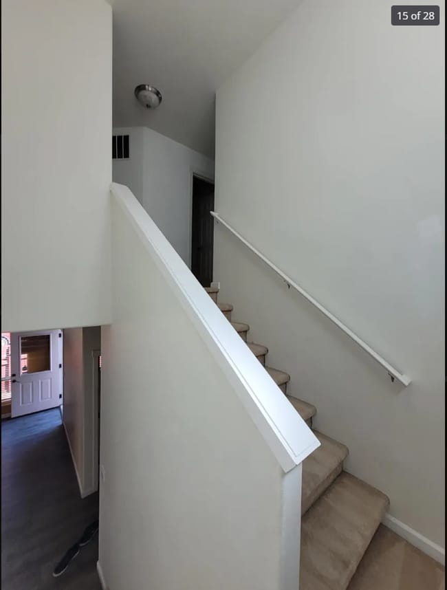 Building Photo - Canard