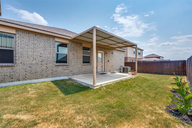 Building Photo - 3015 Watercrest Dr