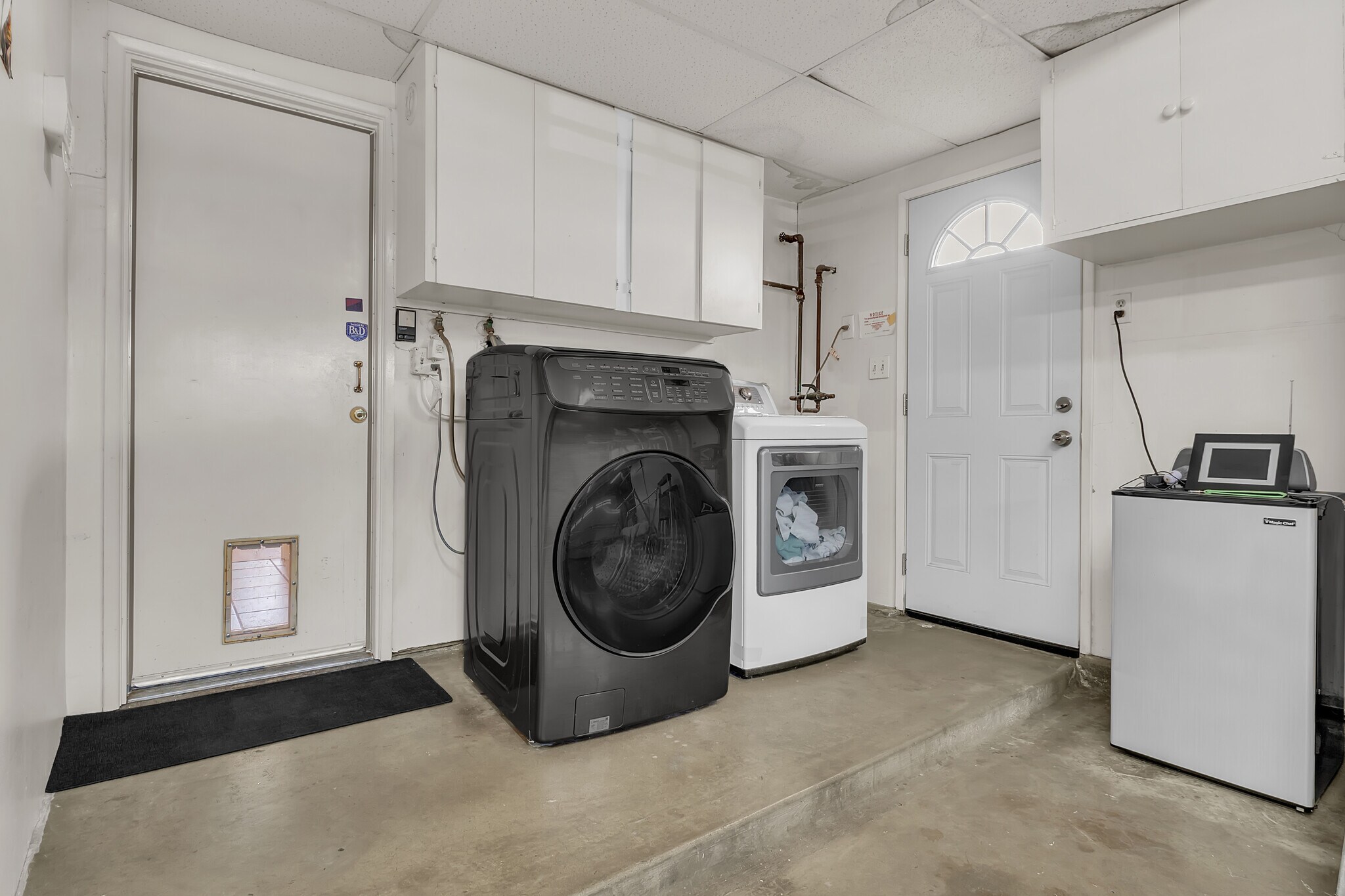 Building Photo - 9720 Blandwood Rd