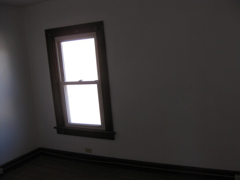 bedroom 2 - 369 Front St