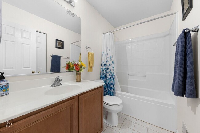 Building Photo - Gregg's Landing Townhome!