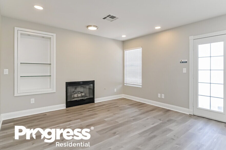 Building Photo - 890 Single Tree Dr