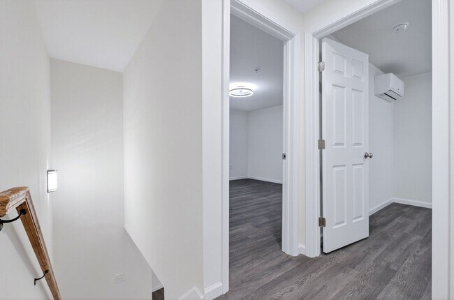 Building Photo - Newly Renovated Bolin Creek Commons Condos!