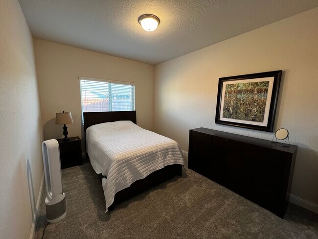 Building Photo - 2419 W Heather Ln