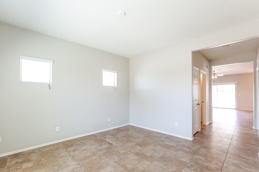 Building Photo - 7907 S 50th Ln