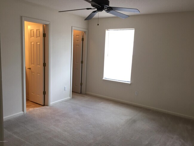 Building Photo - 894 Scrub Jay Dr