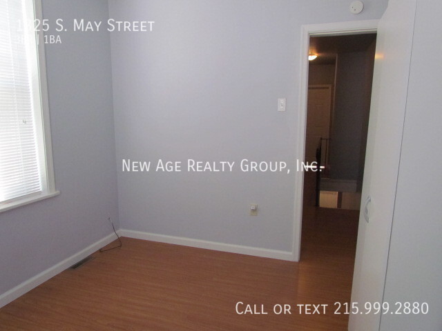 Building Photo - 1325 S May St