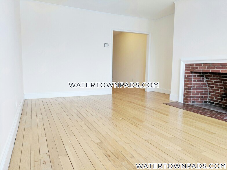 Building Photo - 550 Belmont St