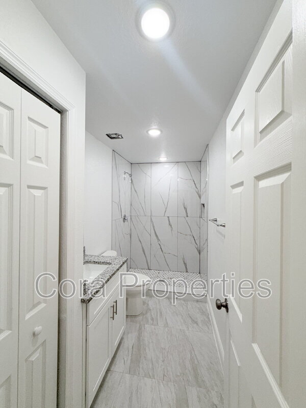 Building Photo - 403 Pearl St