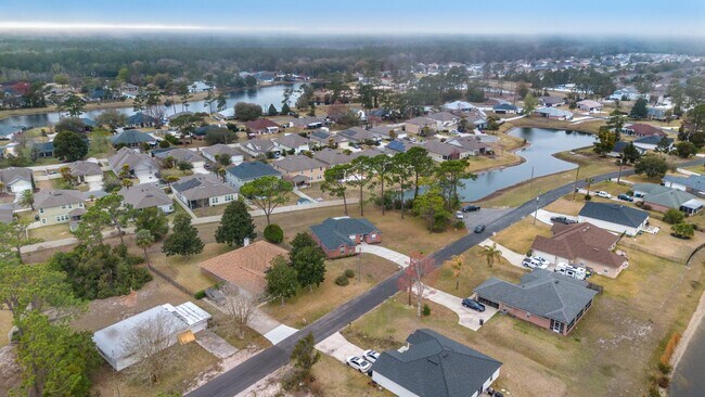 Building Photo - 15738 Northside Dr E