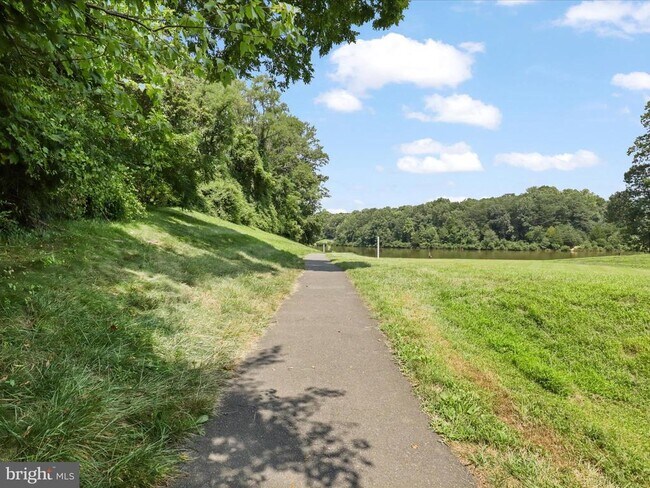 Building Photo - 5513 Ridgeton Hill Ct