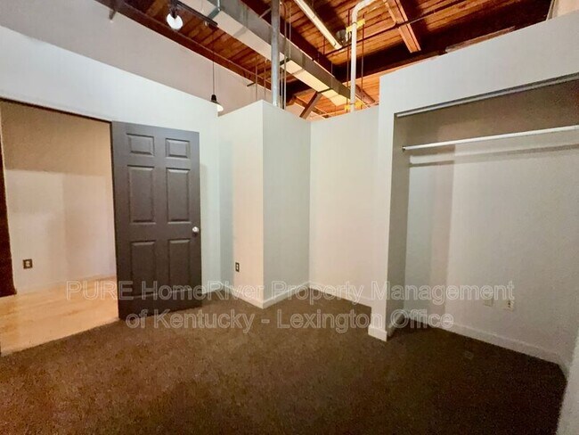 Building Photo - 222 Bolivar St