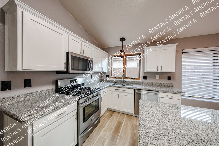 Building Photo - 133 W Muriel Dr