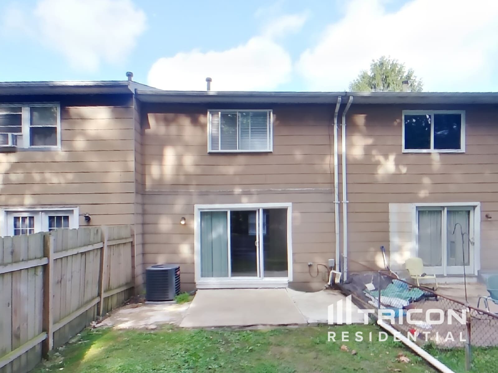 Building Photo - 721 Sequoia Dr