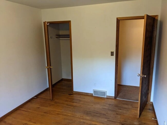 Building Photo - 1106 Cypress Dr