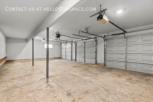 Building Photo - 525 W 4th St