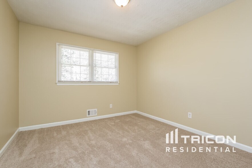 Building Photo - 6471 Chickasaw Dr