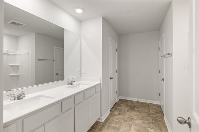 Building Photo - 128 Mattie Ct