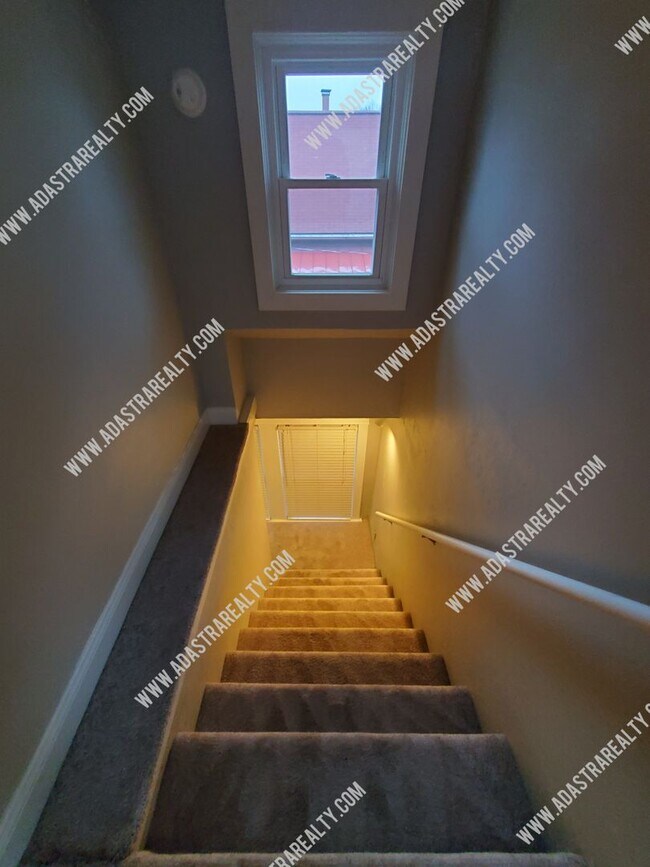 Building Photo - 4521 Fairmount Ave