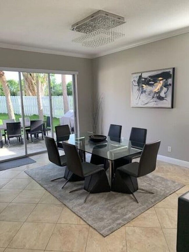 Building Photo - 7891 Manor Forest Blvd