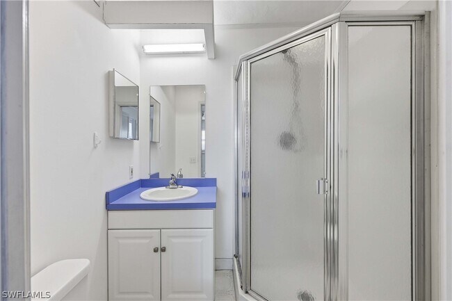 Building Photo - 1377 11th Ct N