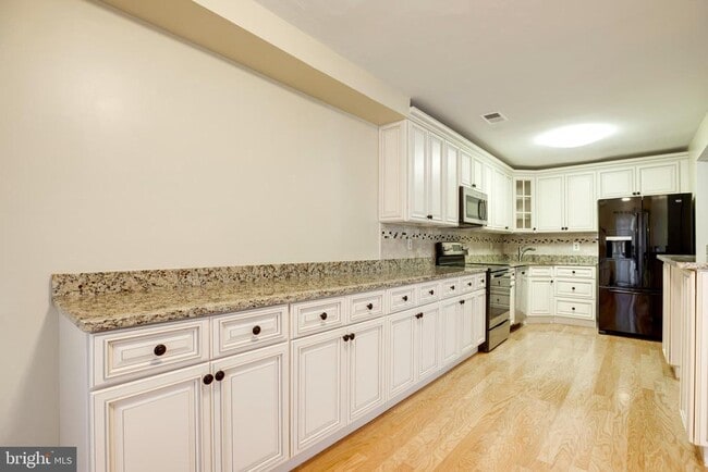 Building Photo - 10605 Summer Oak Ct