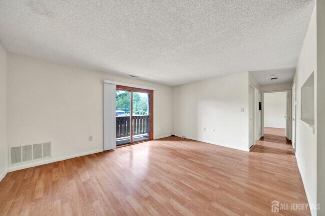 Building Photo - 601 Ravens Crest Dr