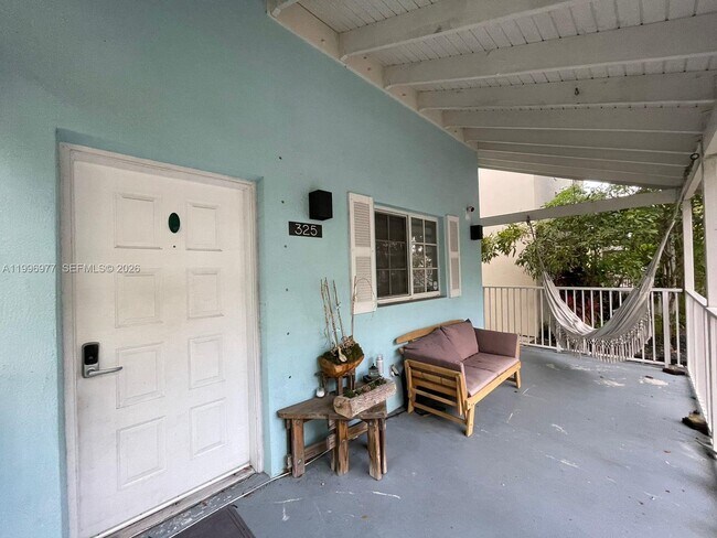 Building Photo - 325 NW 19th Ln