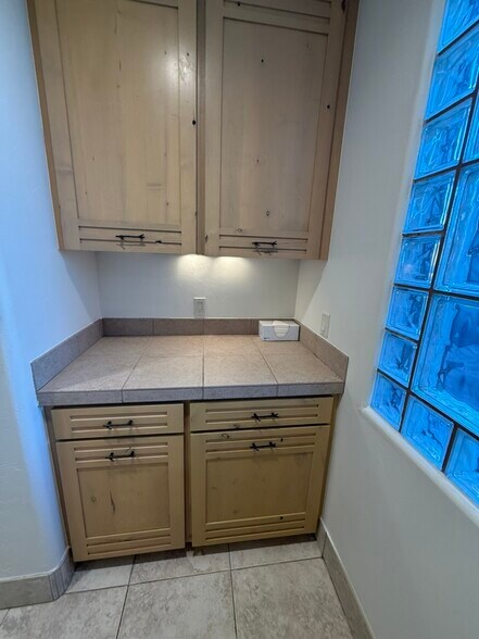 Building Photo - 2253 N Cohonina Cir