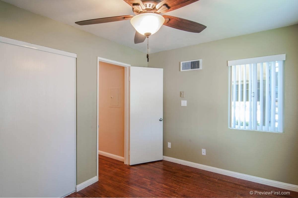 Building Photo - 7515 Charmant Dr