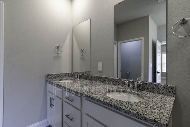 Building Photo - 84 Saltmeadow Cir