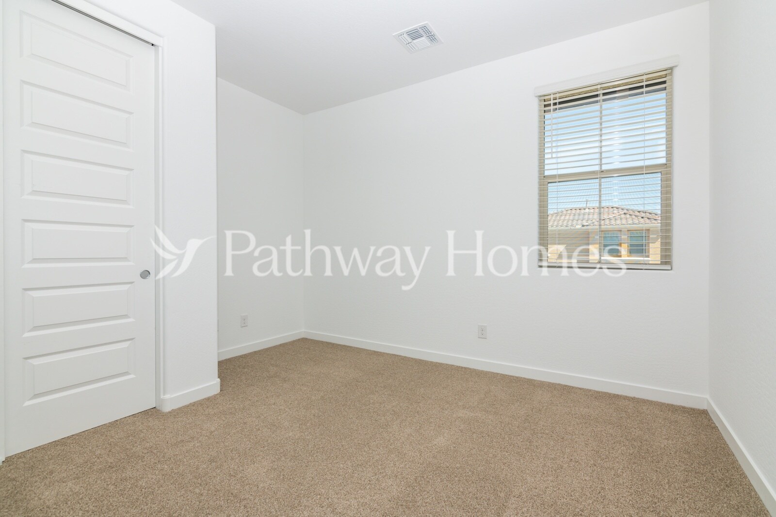 Building Photo - 9915 E Tiburon Ave