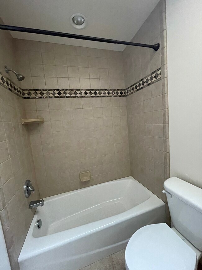 Building Photo - 2009 Autumn Ln