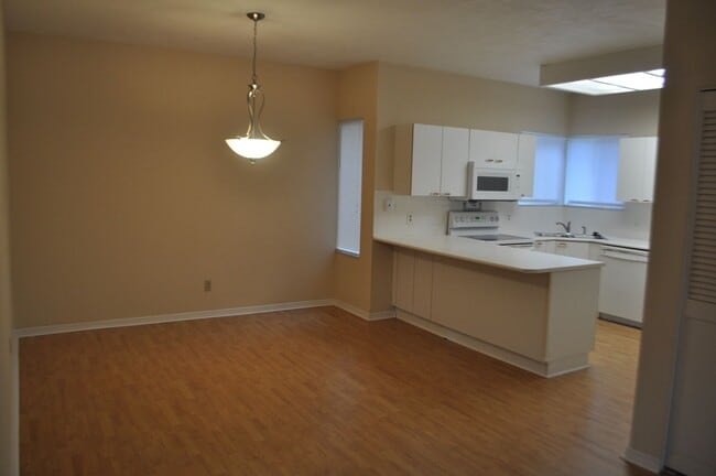 Building Photo - 2 Bedroom 2 Bath in Plantation Bay in Ormond Beach