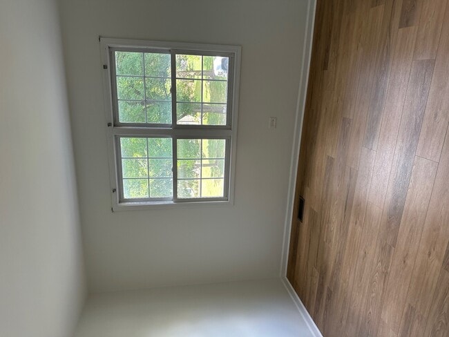 Building Photo - 2083 Westfield Dr