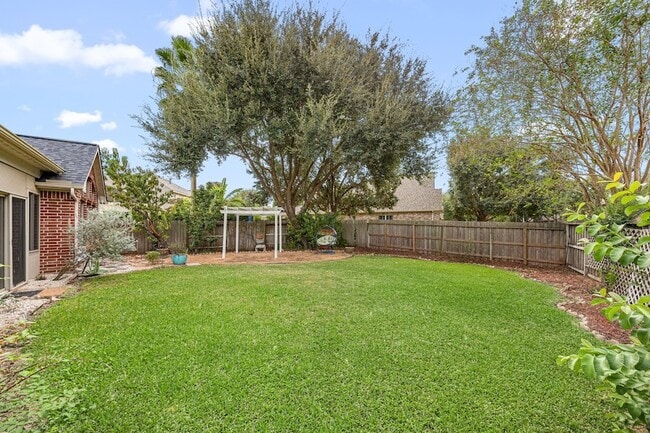 Building Photo - 802 Floriencia St
