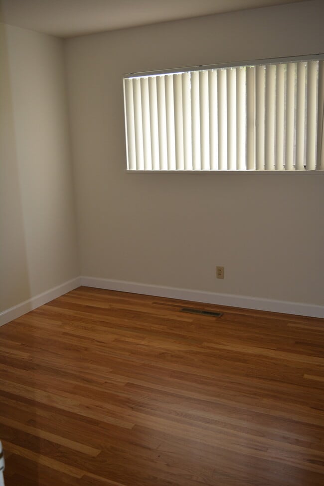 Building Photo - Single Family Home with Pool