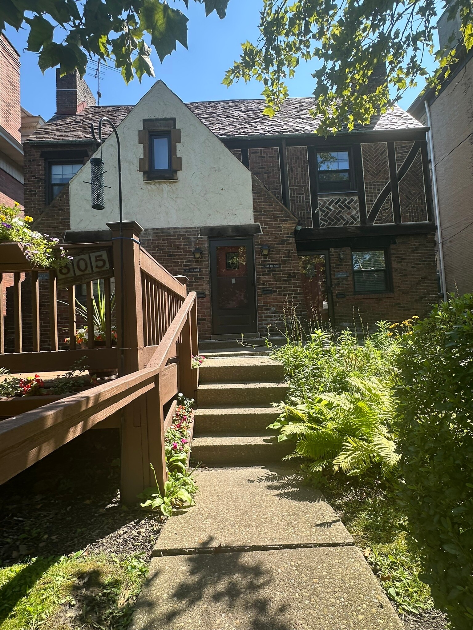 Building Photo - 807 S Braddock Ave