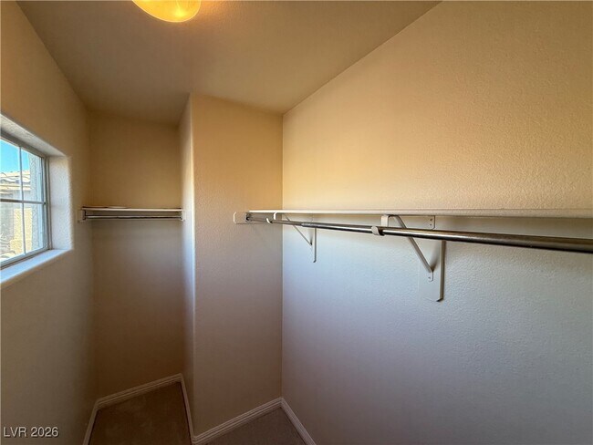 Building Photo - 5073 Tunnel Falls Dr